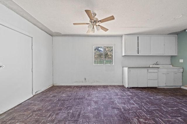 2448 S Lewis Lane, Sanger, CA 93657