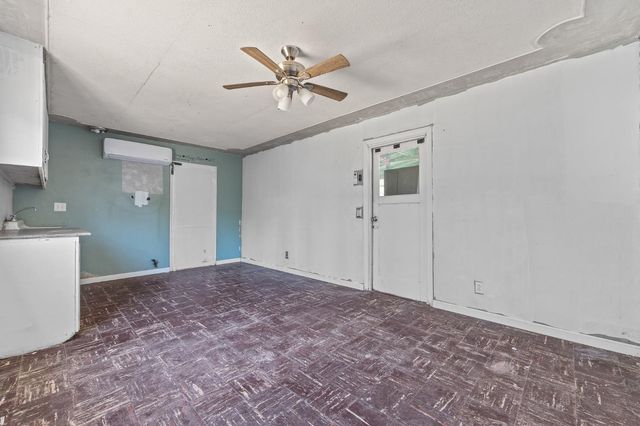 2448 S Lewis Lane, Sanger, CA 93657