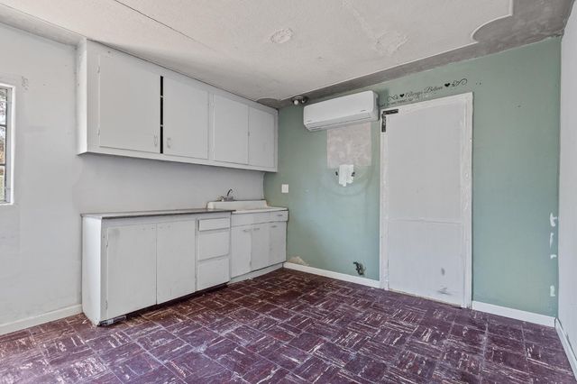 2448 S Lewis Lane, Sanger, CA 93657