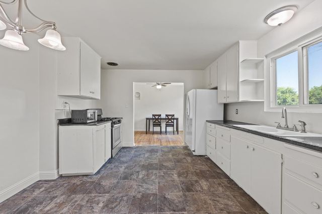 2448 S Lewis Lane, Sanger, CA 93657