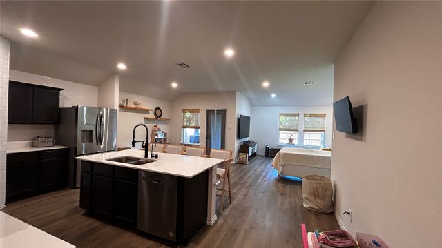 818 Coastline Way, Princeton, TX 75407