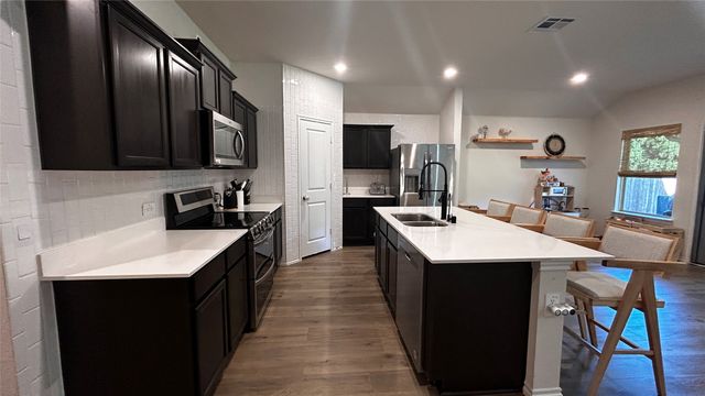 818 Coastline Way, Princeton, TX 75407