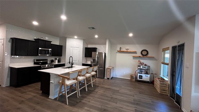 818 Coastline Way, Princeton, TX 75407