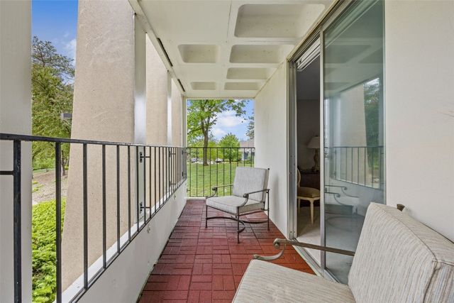 2222 1st Avenue NE 107, Cedar Rapids, IA 52402