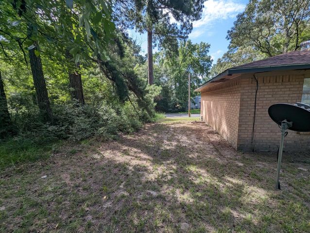 163 Westwood Drive E, Trinity, TX 75862