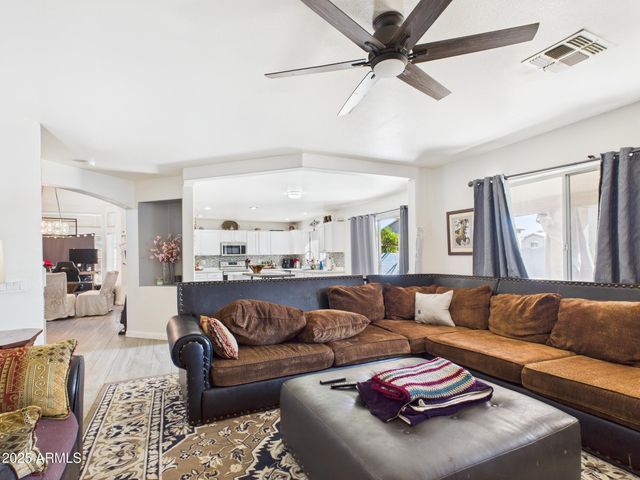 1302 N BEDFORD Drive, Chandler, AZ 85225