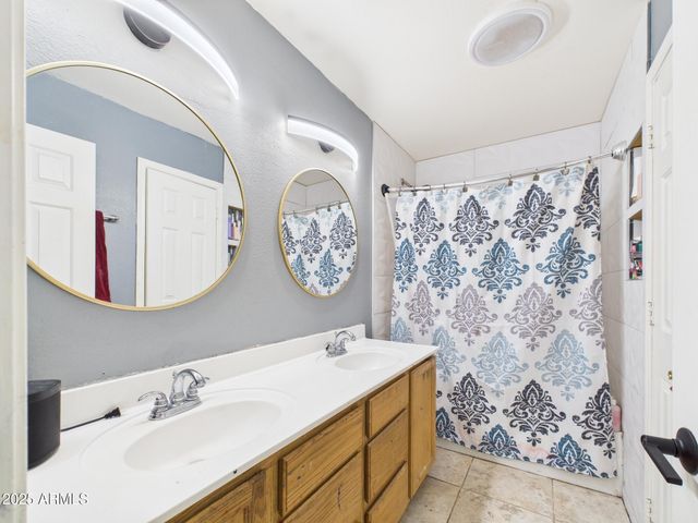 1302 N BEDFORD Drive, Chandler, AZ 85225