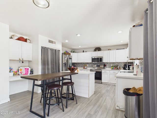 1302 N BEDFORD Drive, Chandler, AZ 85225