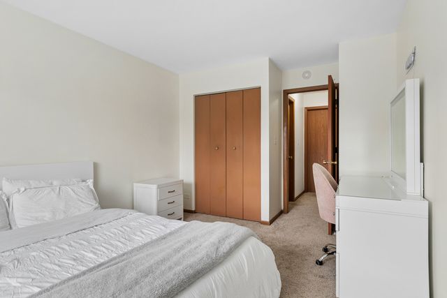 513 East Avenue 513, Streamwood, IL 60107