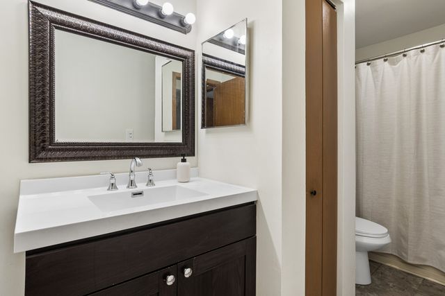 513 East Avenue 513, Streamwood, IL 60107