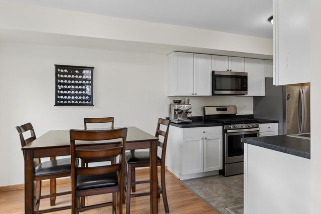 513 East Avenue 513, Streamwood, IL 60107