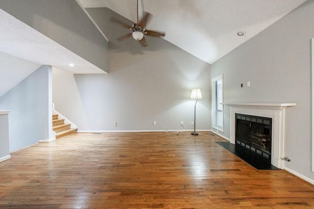 1002 Creatwood Circle SE, Smyrna, GA 30080