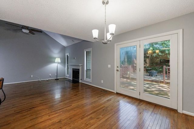 1002 Creatwood Circle SE, Smyrna, GA 30080