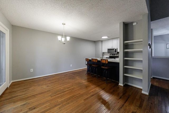 1002 Creatwood Circle SE, Smyrna, GA 30080