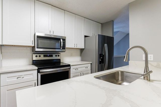 1002 Creatwood Circle SE, Smyrna, GA 30080