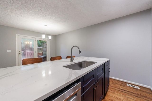 1002 Creatwood Circle SE, Smyrna, GA 30080