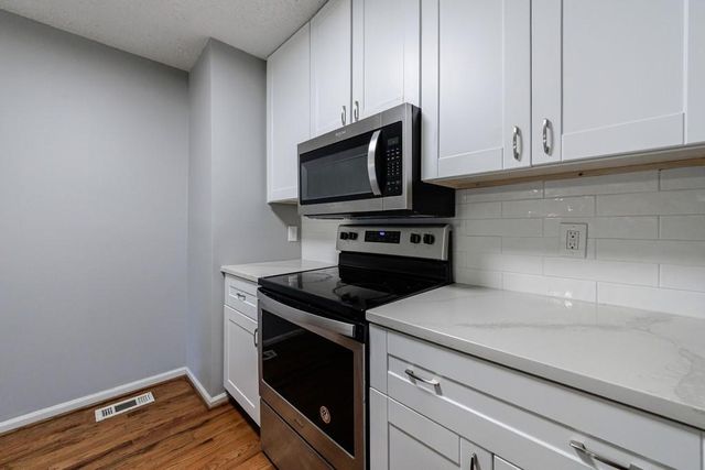 1002 Creatwood Circle SE, Smyrna, GA 30080