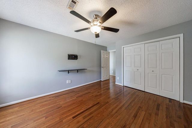 1002 Creatwood Circle SE, Smyrna, GA 30080