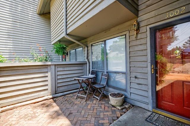 1002 Creatwood Circle SE, Smyrna, GA 30080