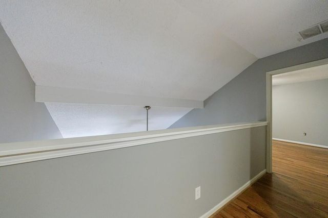 1002 Creatwood Circle SE, Smyrna, GA 30080