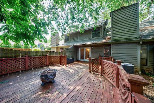 1002 Creatwood Circle SE, Smyrna, GA 30080