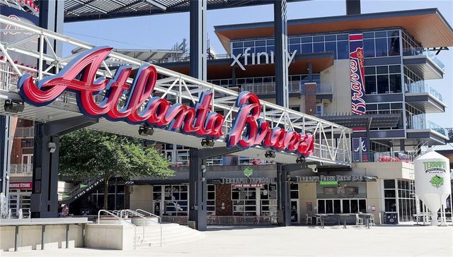 1002 Creatwood Circle SE, Smyrna, GA 30080