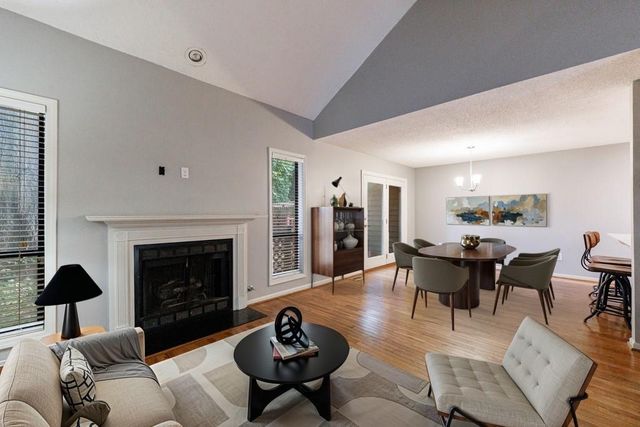 1002 Creatwood Circle SE, Smyrna, GA 30080