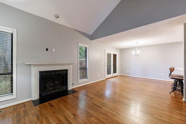 1002 Creatwood Circle SE, Smyrna, GA 30080