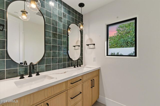 7272 N 71ST Street, Paradise Valley, AZ 85253