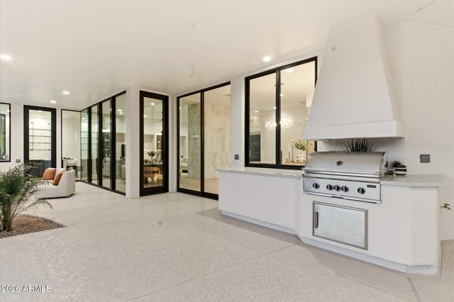 7272 N 71ST Street, Paradise Valley, AZ 85253