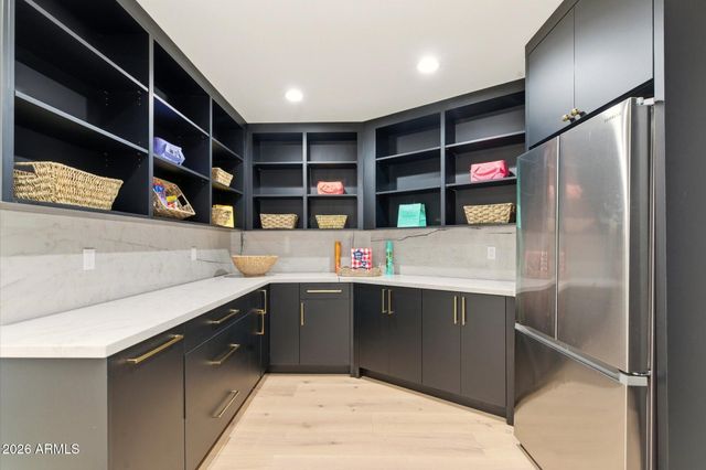 7272 N 71ST Street, Paradise Valley, AZ 85253