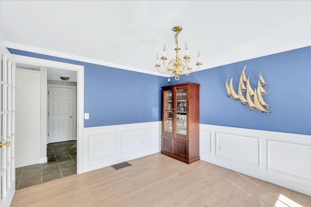 5 Granite Cir, Sandwich, MA 02537