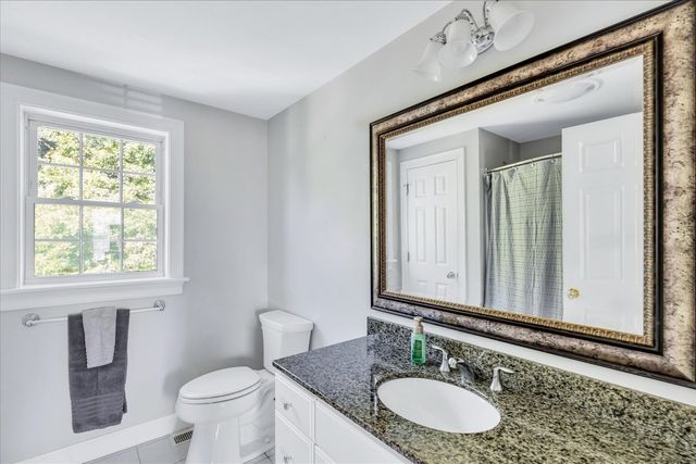 5 Granite Cir, Sandwich, MA 02537