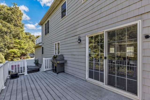 5 Granite Cir, Sandwich, MA 02537