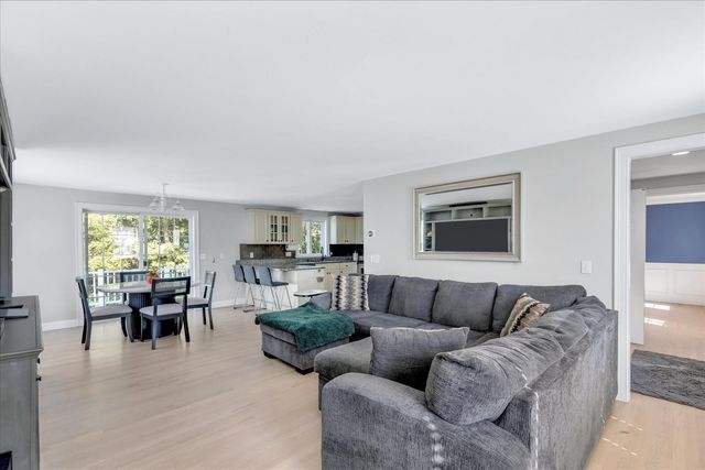 5 Granite Cir, Sandwich, MA 02537