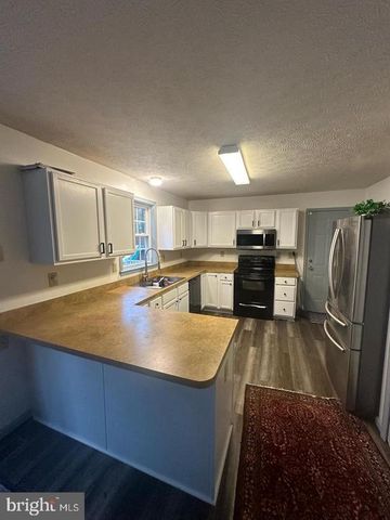 6015 SUNNY MEADOWS DR, Fredericksburg, VA 22407