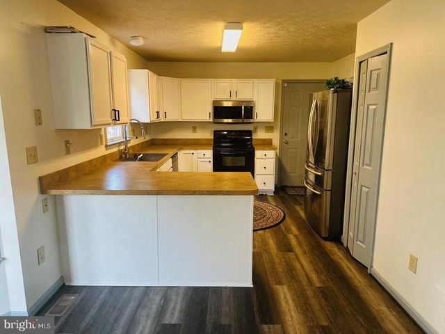 6015 SUNNY MEADOWS DR, Fredericksburg, VA 22407