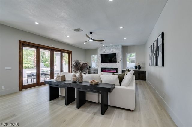 2200 Paseo Court, Las Vegas, NV 89117