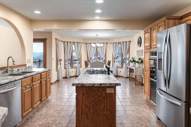 203 Eagles Bluff ROAD, La Crescent, MN 55947