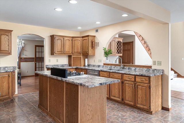 203 Eagles Bluff ROAD, La Crescent, MN 55947