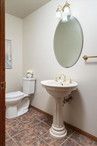 203 Eagles Bluff ROAD, La Crescent, MN 55947