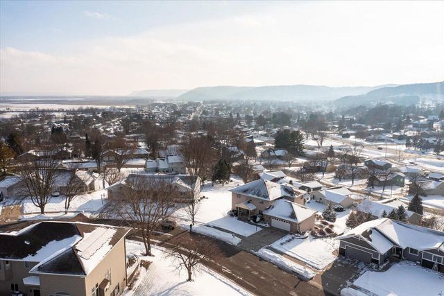 203 Eagles Bluff ROAD, La Crescent, MN 55947