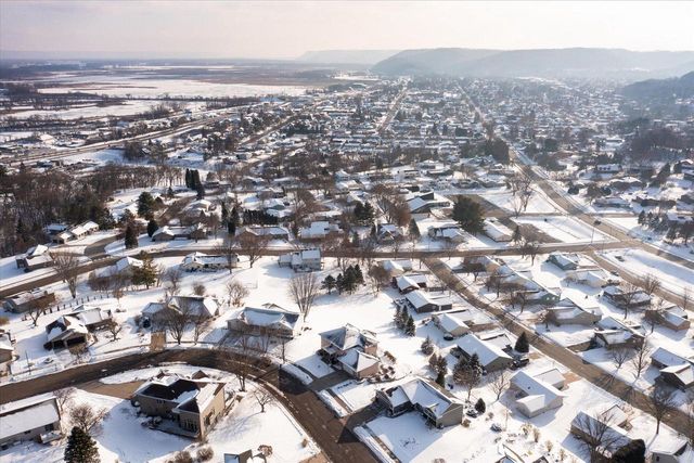 203 Eagles Bluff ROAD, La Crescent, MN 55947