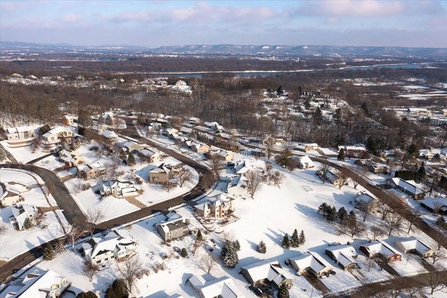 203 Eagles Bluff ROAD, La Crescent, MN 55947