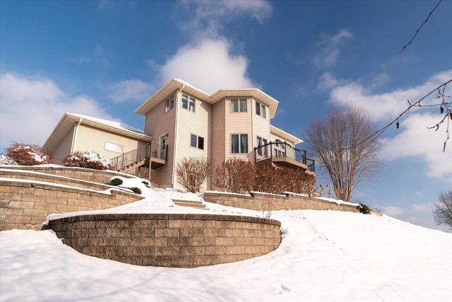 203 Eagles Bluff ROAD, La Crescent, MN 55947