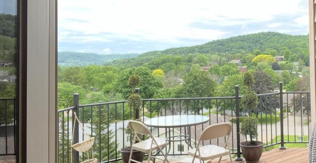 203 Eagles Bluff ROAD, La Crescent, MN 55947