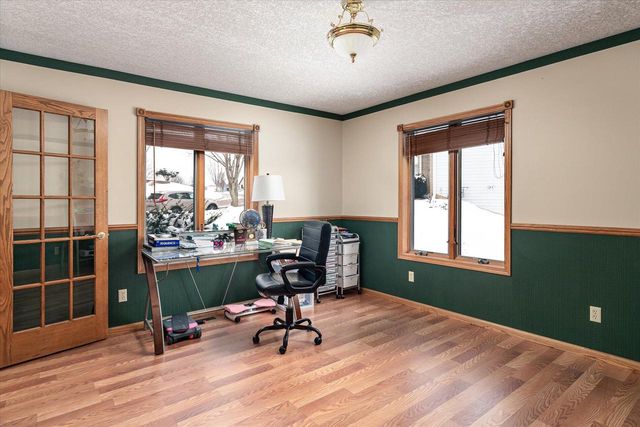 203 Eagles Bluff ROAD, La Crescent, MN 55947