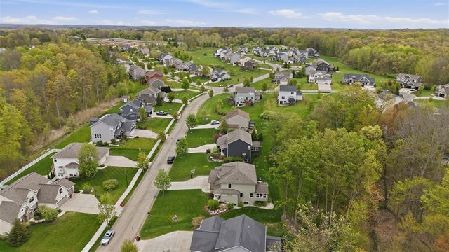 2798 W Morgan Trail, Rockford, MI 49341