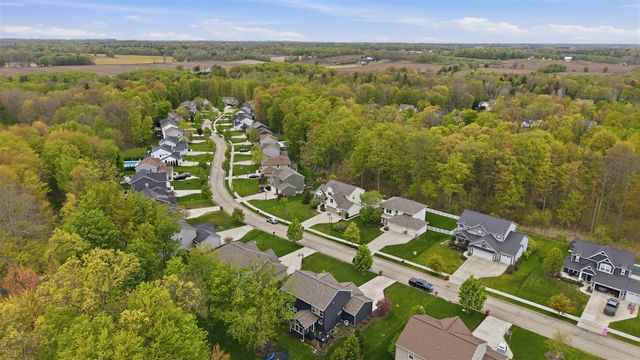 2798 W Morgan Trail, Rockford, MI 49341