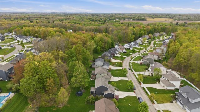 2798 W Morgan Trail, Rockford, MI 49341